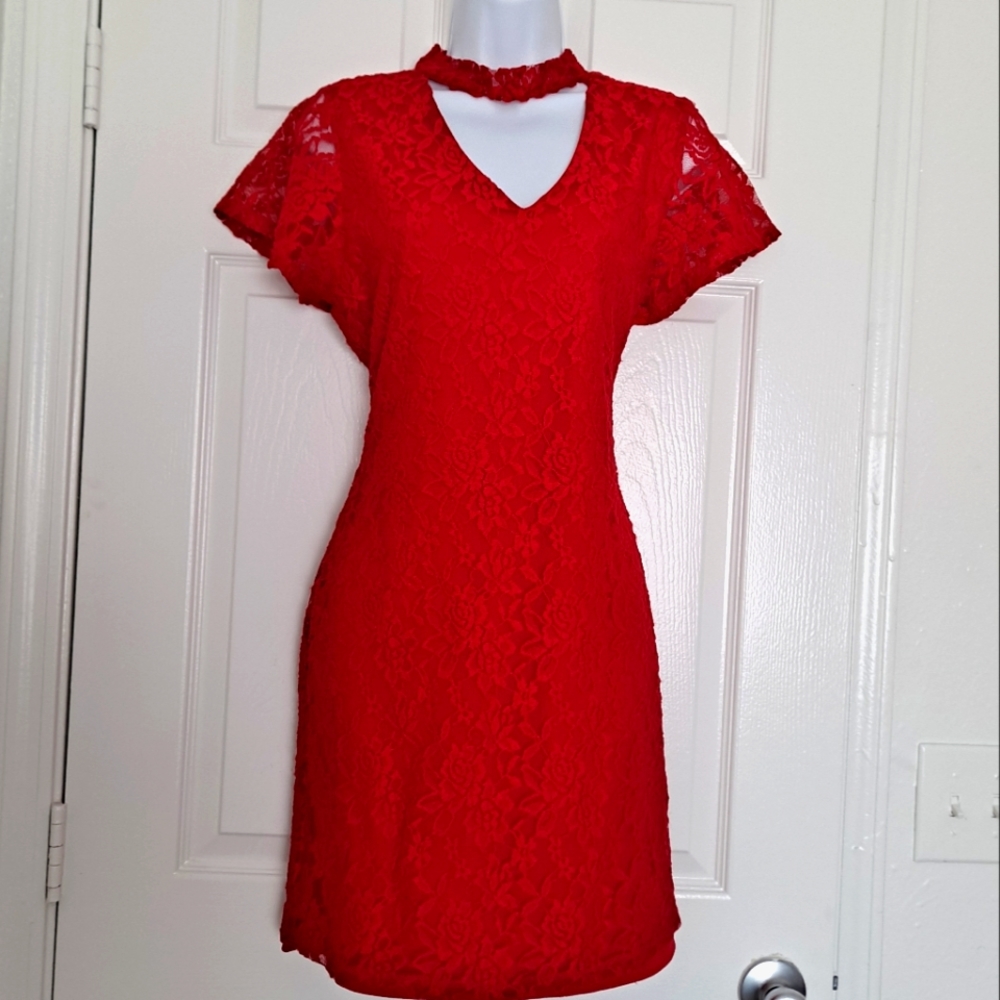 Reg lace dress